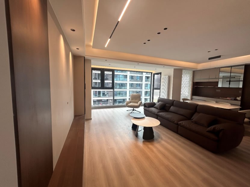 129m²意式极简案列